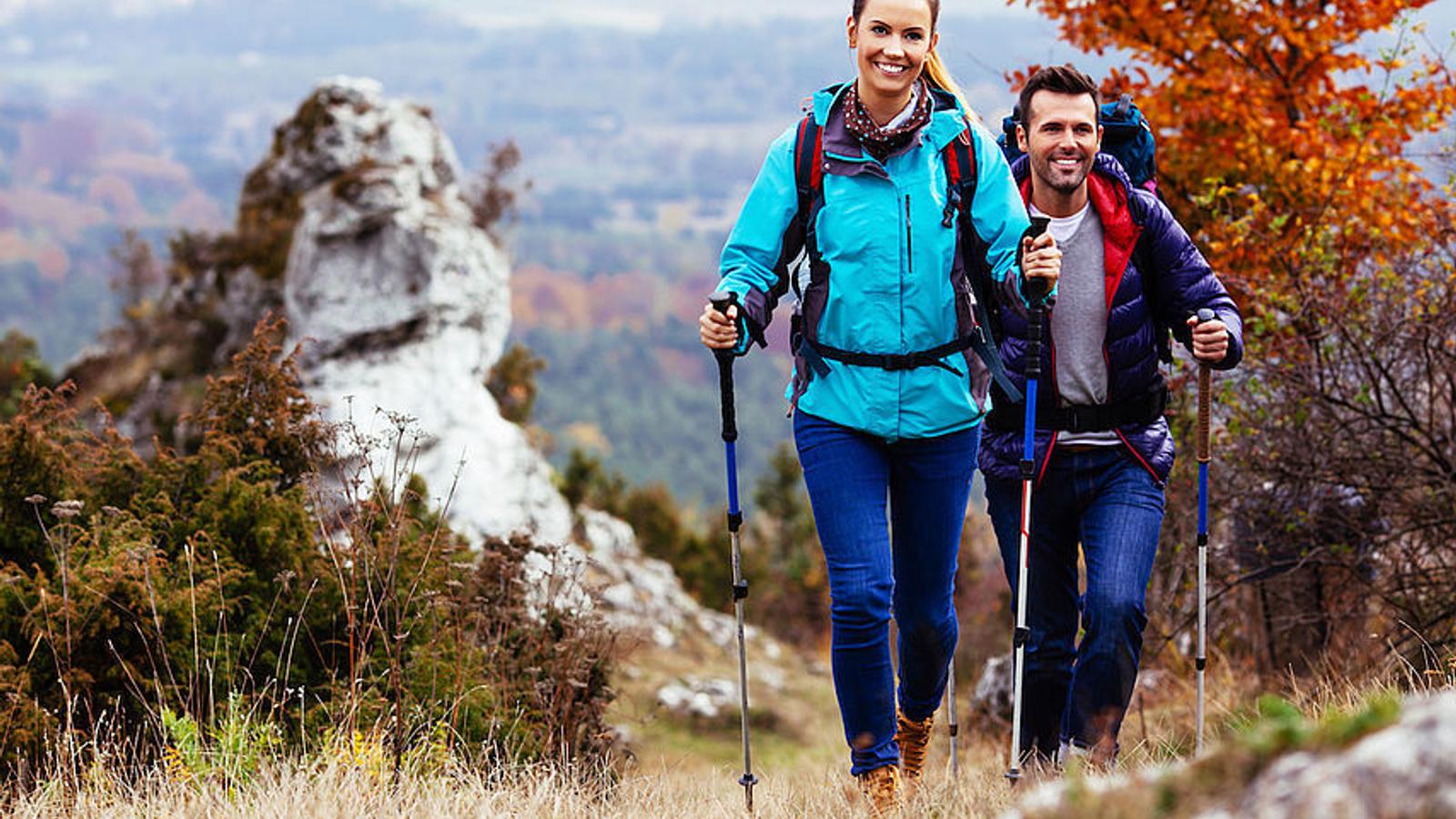 Sport bei Diabetes: Paar beim Wandern