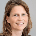 Erika Sander von der Österreichischen Gesellschaft vom Goldenen Kreuze