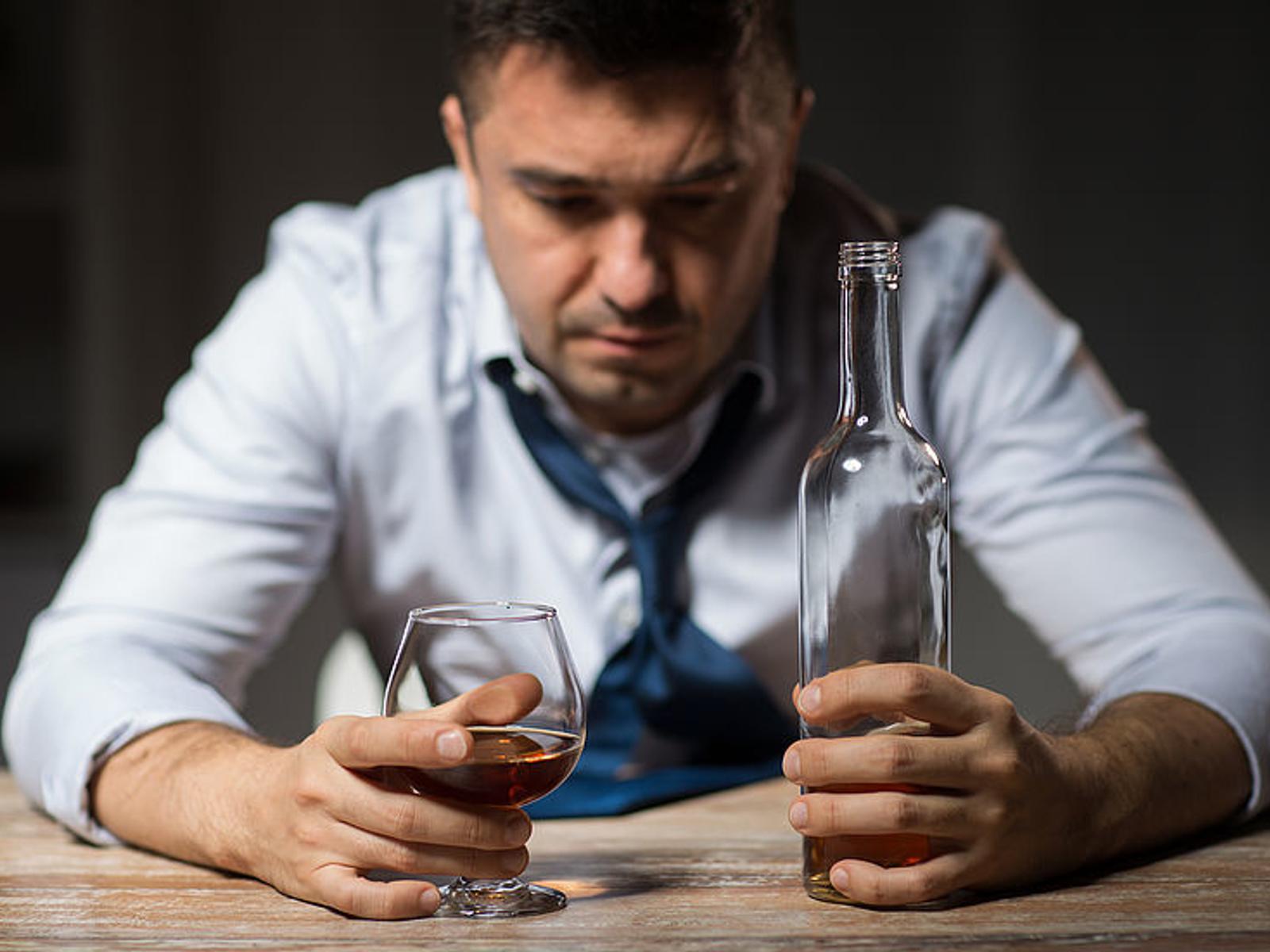 Alkoholsucht » Häufigkeit, Ursachen und Therapie