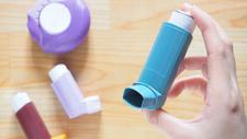 Verschiedene Asthma-Inhalatoren